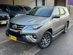 Toyota Hilux SW4