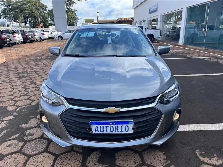 Chevrolet Onix Prata 12