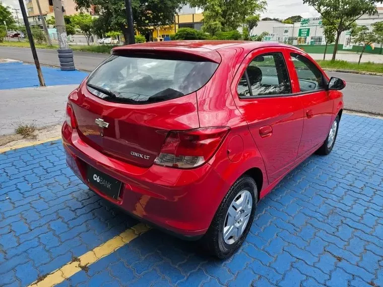 Chevrolet Onix Vermelho 11