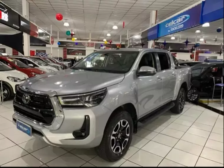 Toyota Hilux Prata 16