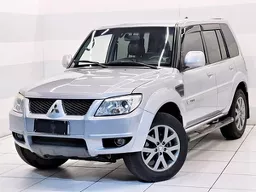 Mitsubishi Pajero TR4