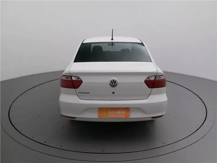 Volkswagen Voyage Branco 14