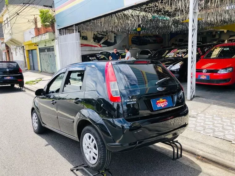 Ford Fiesta Preto 16