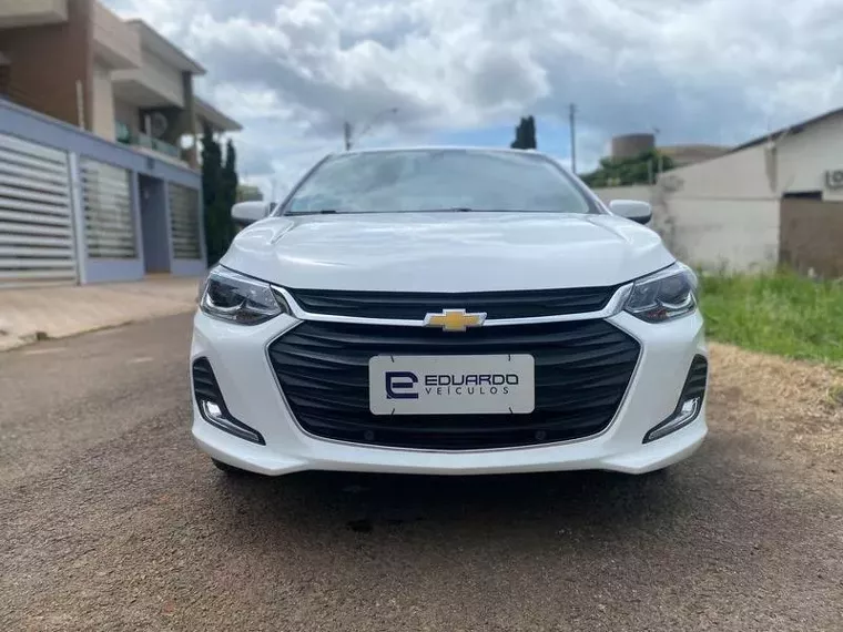 Chevrolet Onix Branco 5