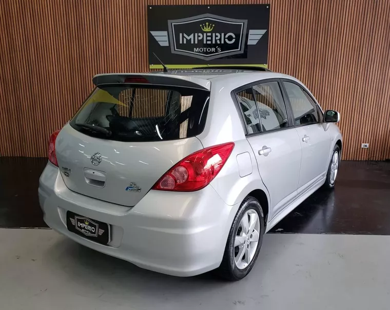 Nissan Tiida Prata 1