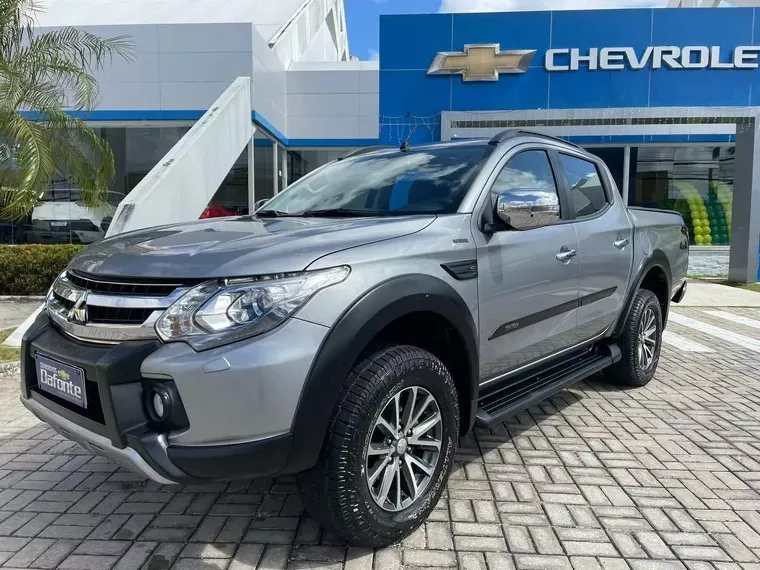 Mitsubishi L200 Triton Prata 10