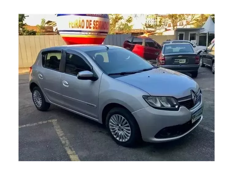 Renault Sandero Prata 1