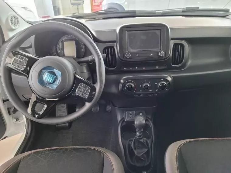 Fiat Mobi Branco 3