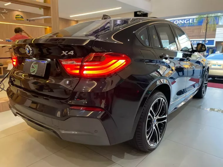 BMW X4 Preto 23