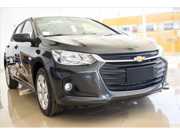 Chevrolet Onix Cinza 2