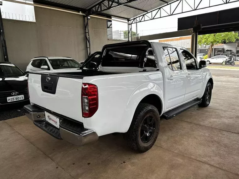 Nissan Frontier Branco 1