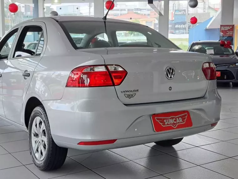 Volkswagen Voyage Prata 16