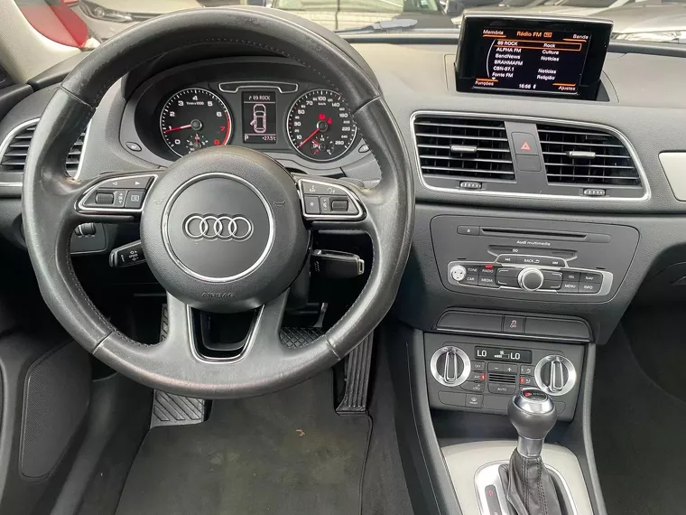 Audi Q3 Preto 10