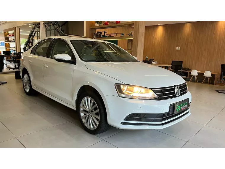 Volkswagen Jetta Branco 13