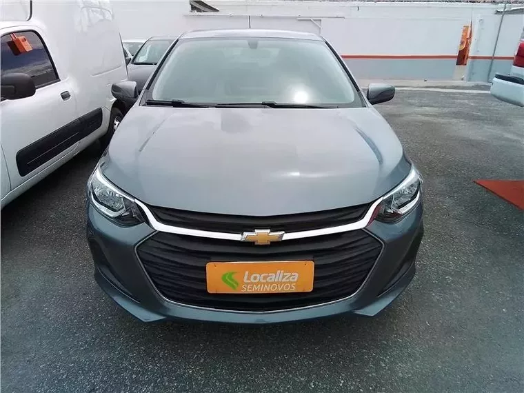 Chevrolet Onix Cinza 4