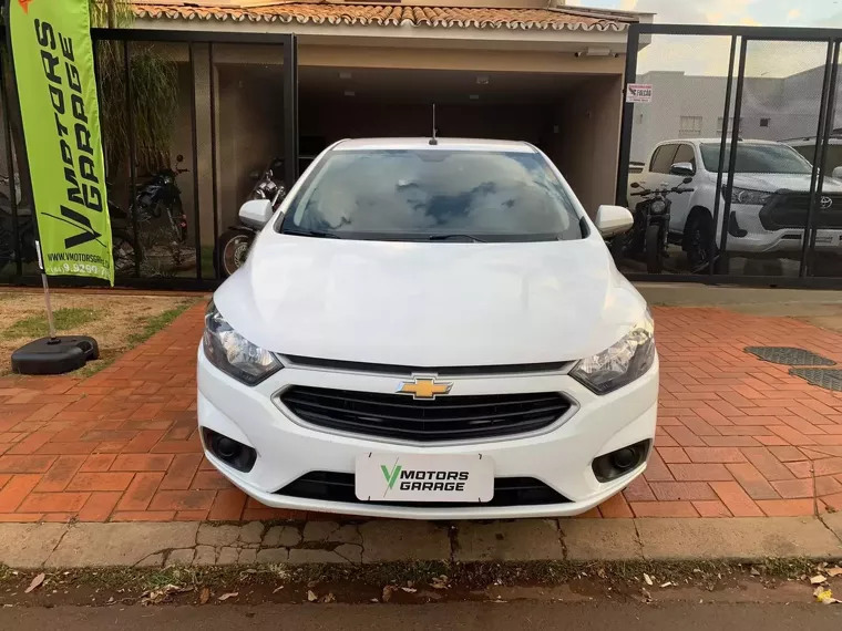 Chevrolet Onix Branco 2