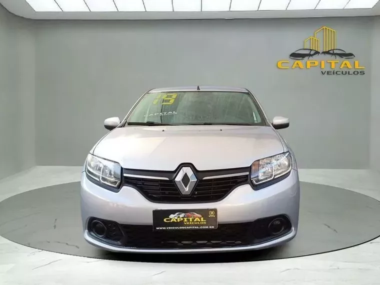 Renault Sandero Prata 11