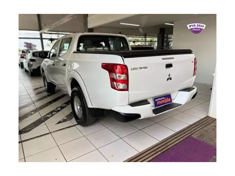 Mitsubishi L200 Branco 8