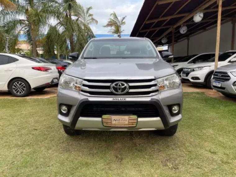 Toyota Hilux Prata 7