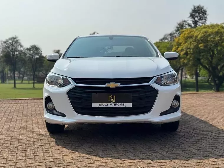 Chevrolet Onix Branco 28