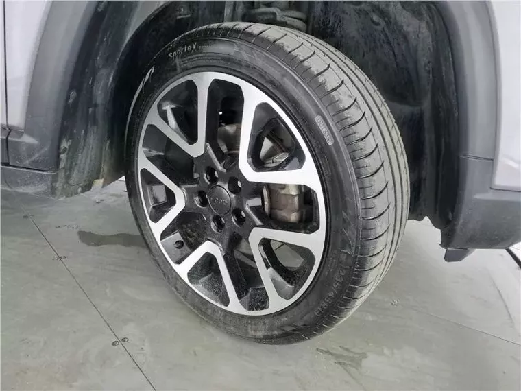 Jeep Compass Prata 17