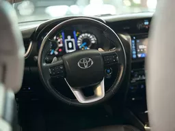 Toyota Hilux SW4
