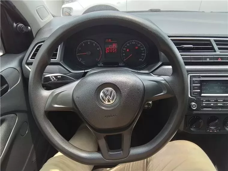 Volkswagen Voyage Branco 9