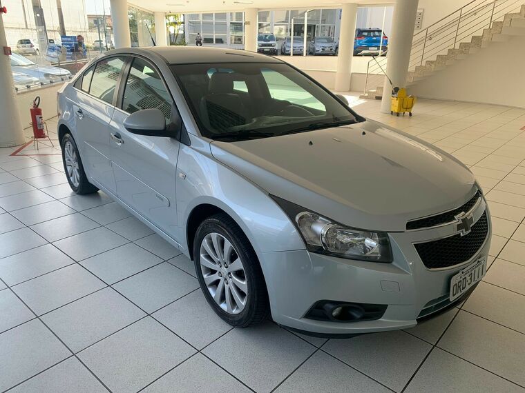 Chevrolet Cruze Prata 3