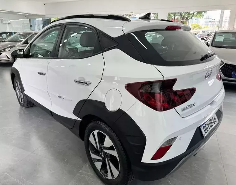 Hyundai HB20X Branco 11