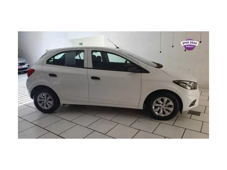 Chevrolet Onix Branco 1