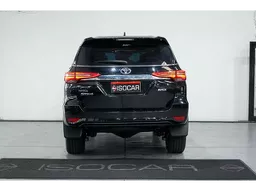 Toyota Hilux SW4