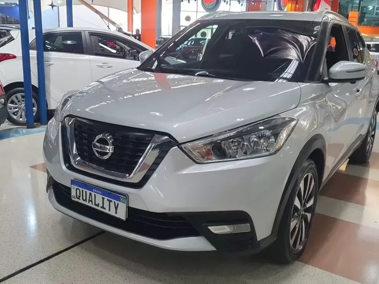 Nissan Kicks Prata 14