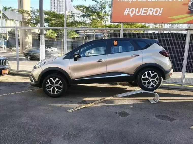 Renault Captur Bronze 8