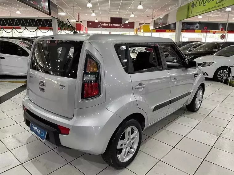 KIA Soul Prata 17