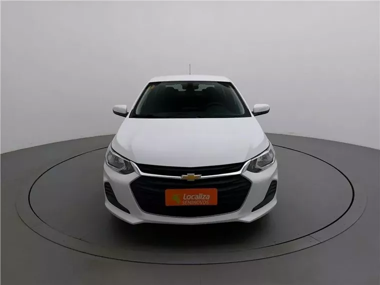 Chevrolet Onix Branco 10