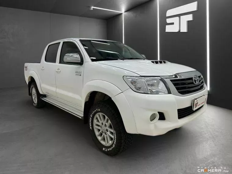 Toyota Hilux Branco 2