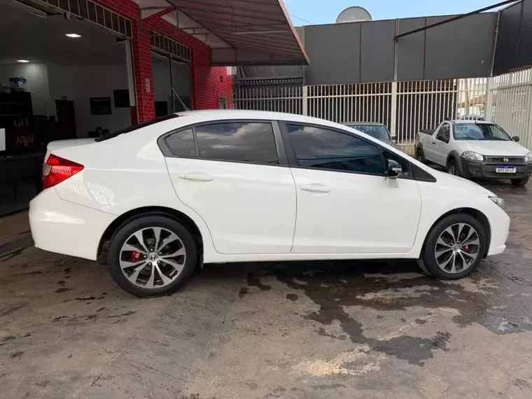 Honda Civic Branco 15