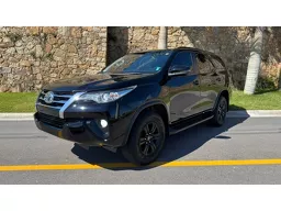 Toyota Hilux SW4