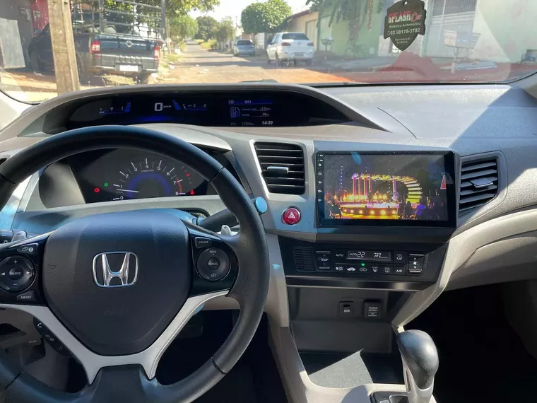 Honda Civic Prata 12