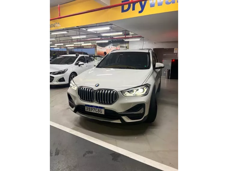 BMW X1 Branco 33