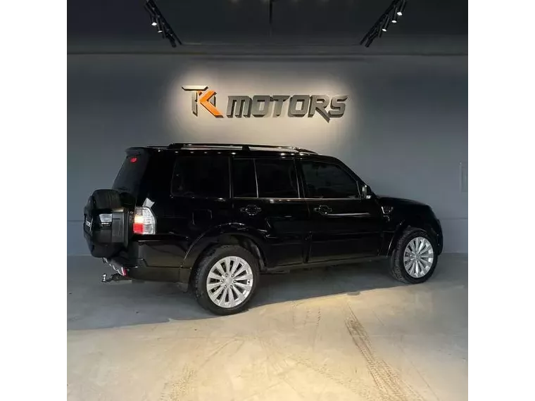 Mitsubishi Pajero Full Preto 6