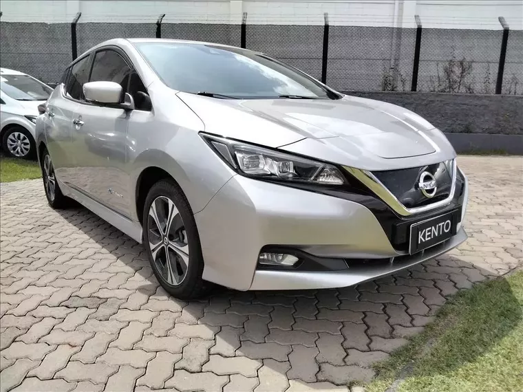 Nissan Leaf Prata 12