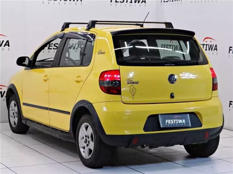 Volkswagen Fox Amarelo 8