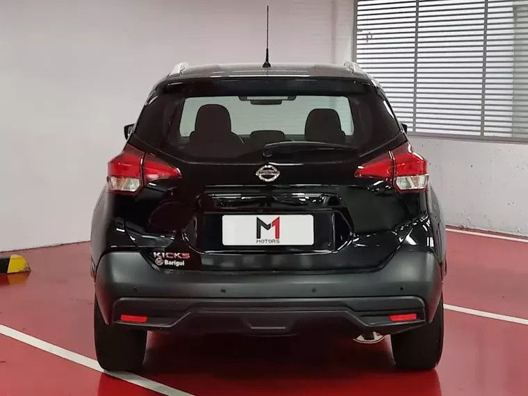 Nissan Kicks Preto 9