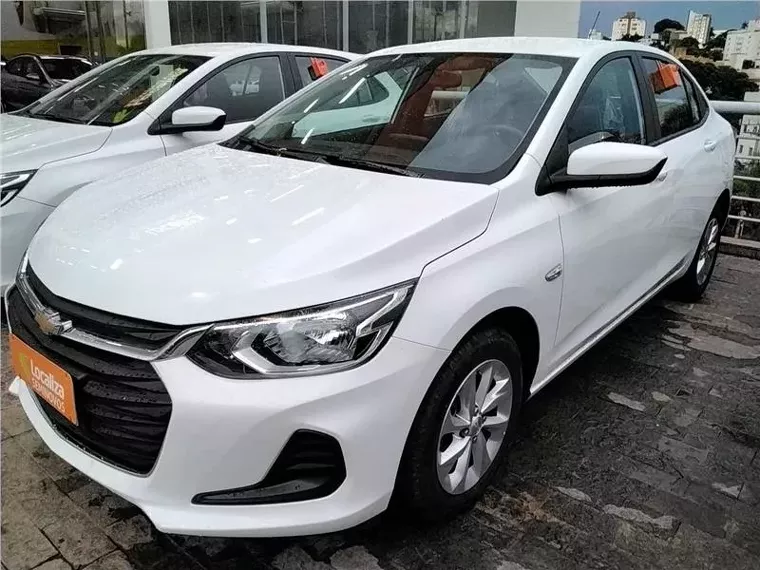 Chevrolet Onix Branco 9