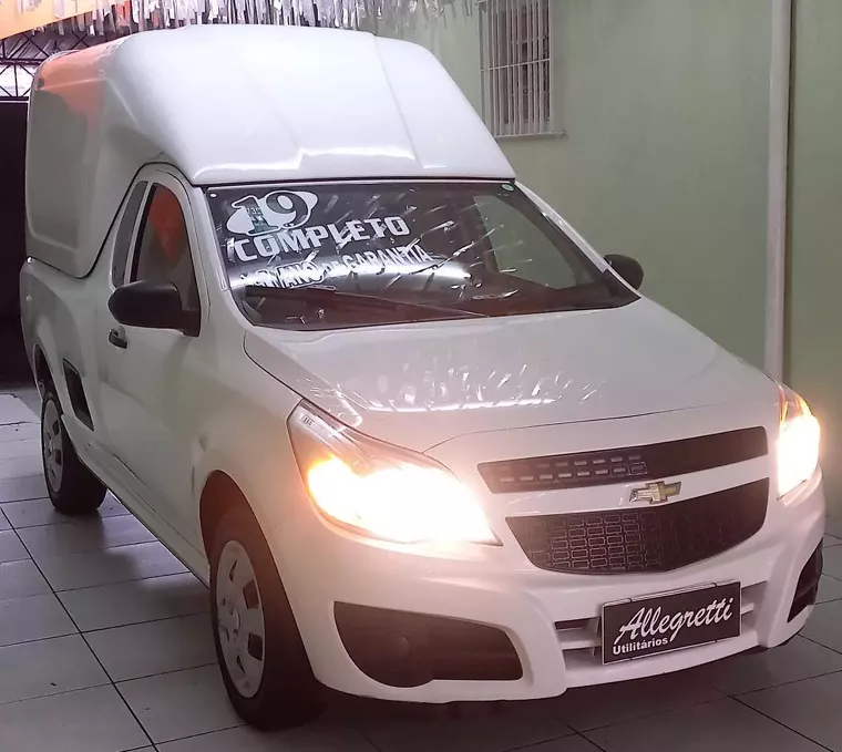 Chevrolet Montana Branco 13