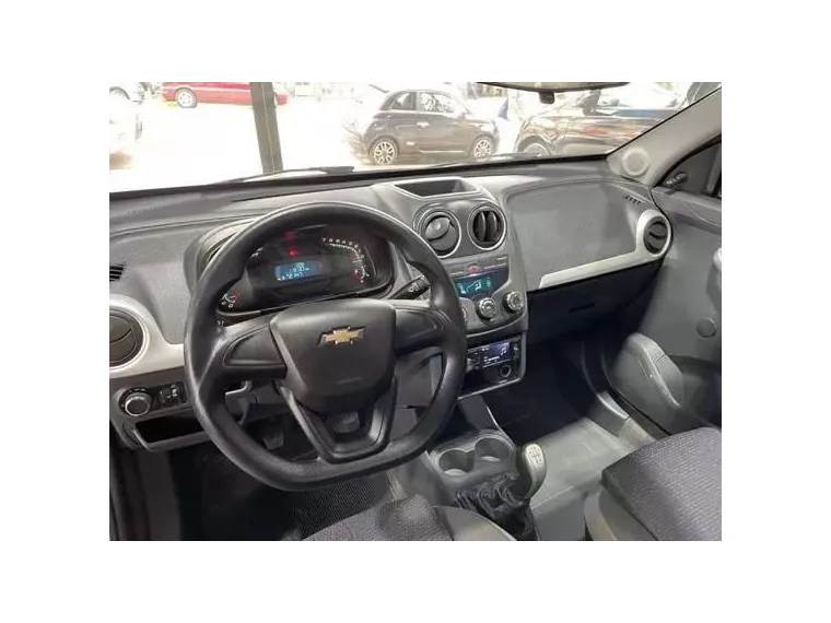 Chevrolet Montana Prata 8