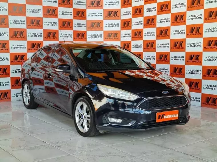 Ford Focus Preto 4