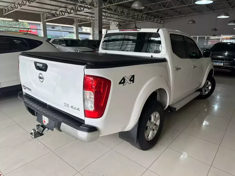 Nissan Frontier Branco 2