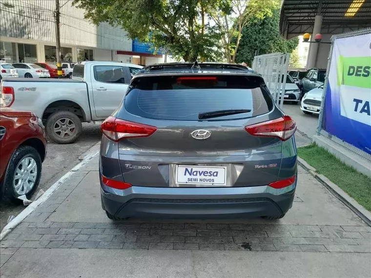 Hyundai Tucson Cinza 16